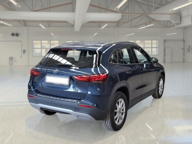 MERCEDES-BENZ GLA 180 usata, con Airbag