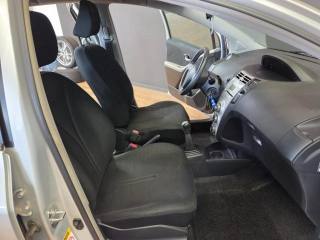 TOYOTA Yaris usata 14