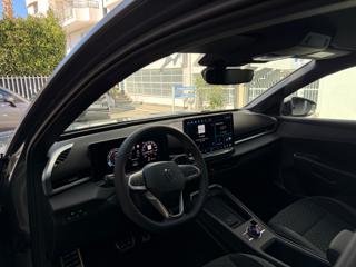 VOLKSWAGEN T-Roc usata, con Schermo multifunzione interamente digitale
