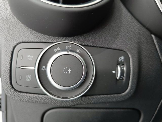 ALFA ROMEO Stelvio usata, con Sensore di luce