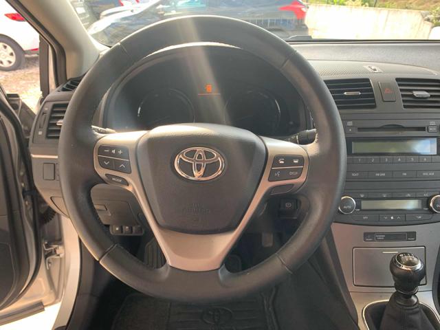 TOYOTA Avensis usata, con Lettore CD
