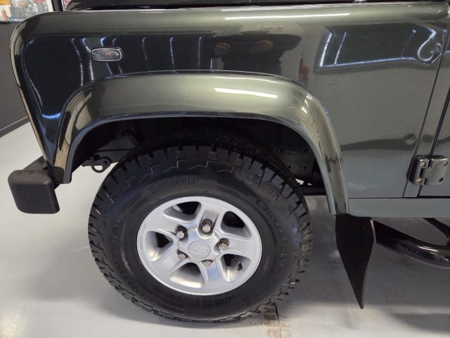 LAND ROVER Defender usata 25