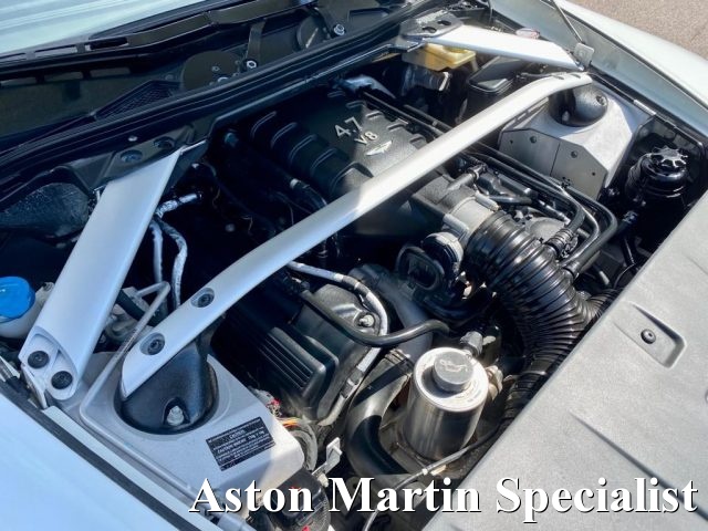 ASTON MARTIN Vantage usata 32