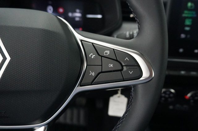 RENAULT Clio usata, con Volante multifunzione