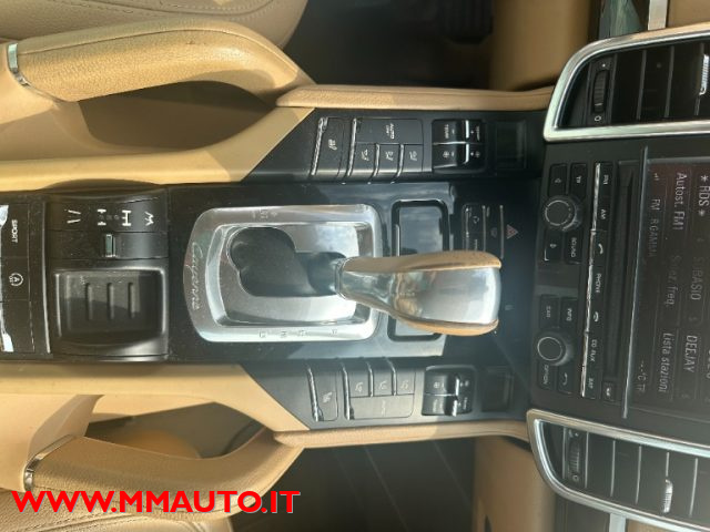 PORSCHE Cayenne usata, con USB