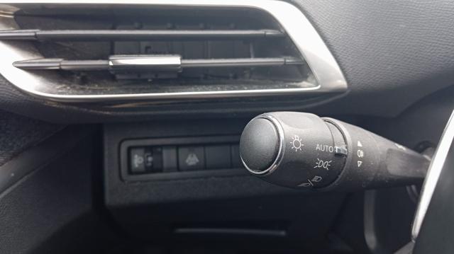 PEUGEOT 3008 usata, con Volante multifunzione