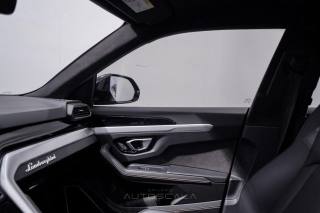 LAMBORGHINI Urus usata, con Android Auto