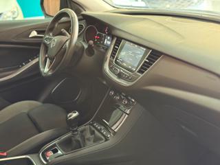OPEL Grandland X usata, con Isofix