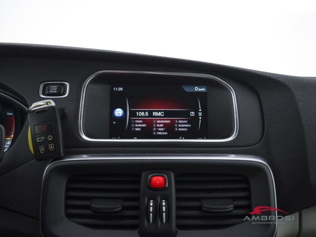 VOLVO V40 Cross Country usata 14