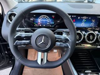 MERCEDES-BENZ GLA 180 usata, con Fari LED