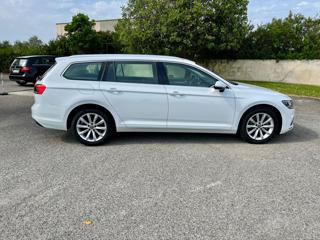 VOLKSWAGEN Passat Variant usata, con Cerchi in lega