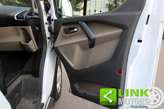 FORD Tourneo Custom usata 22