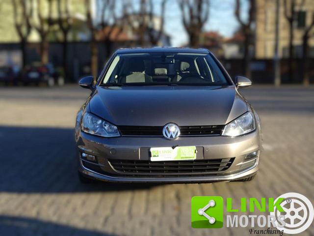 VOLKSWAGEN Golf usata, con USB