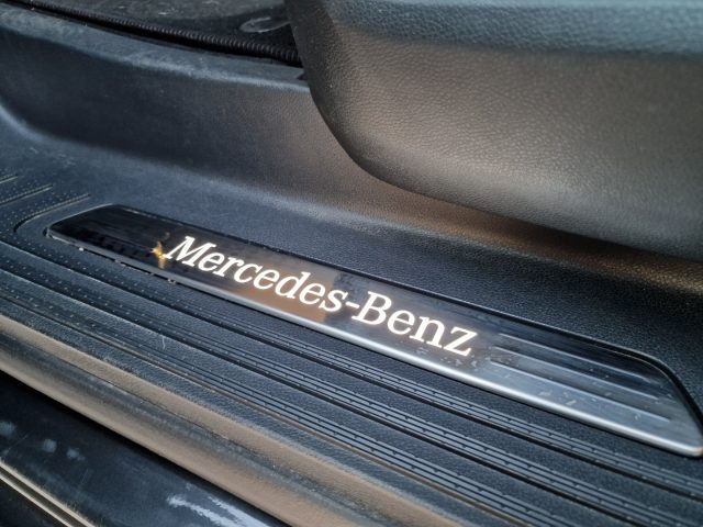 MERCEDES-BENZ V 250 usata, con Park Distance Control