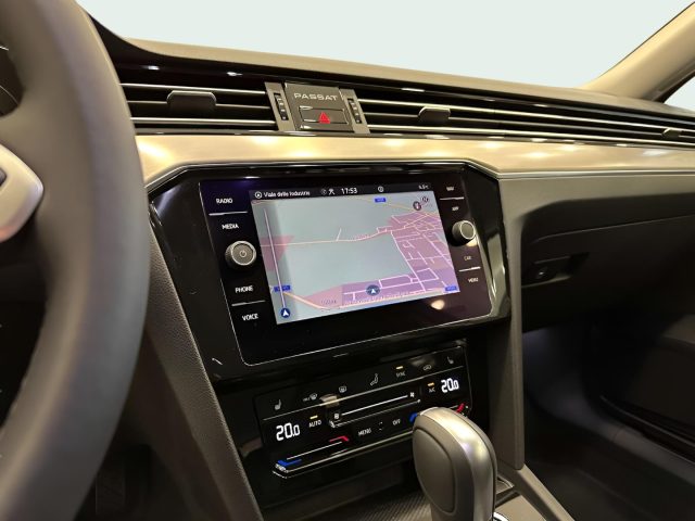 VOLKSWAGEN Passat Variant usata, con Controllo automatico clima