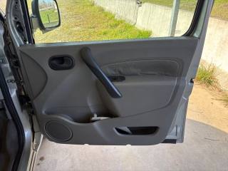 RENAULT Kangoo usata 26