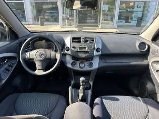 TOYOTA RAV 4 usata, con Controllo automatico clima