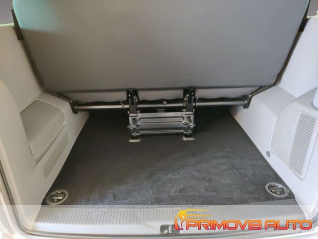 VOLKSWAGEN Caravelle usata 12