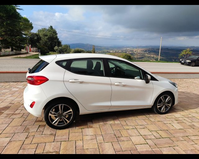 FORD Fiesta usata, con Autoradio