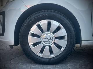 VOLKSWAGEN up! usata, con Fendinebbia