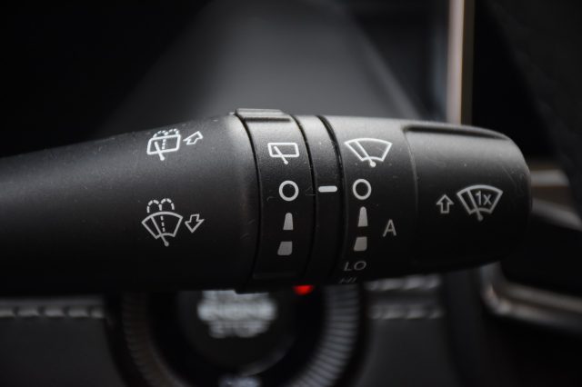 JEEP Compass usata, con Sedile posteriore sdoppiato