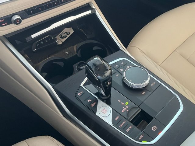 BMW 318 usata, con Fari LED