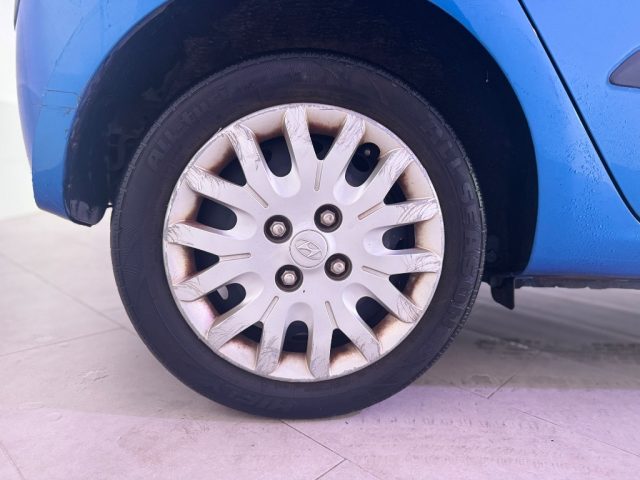 HYUNDAI i10 usata 12