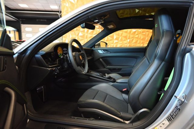 PORSCHE 992 usata 21