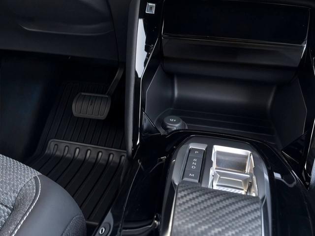 PEUGEOT 2008 usata, con Sedile posteriore sdoppiato