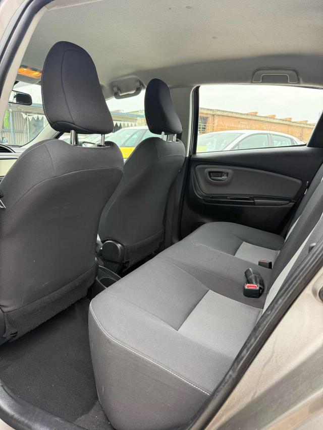 TOYOTA Yaris usata, con Airbag testa