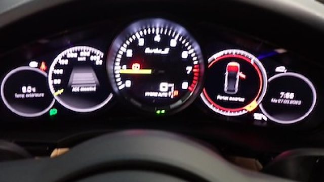 PORSCHE Cayenne usata, con Autoradio