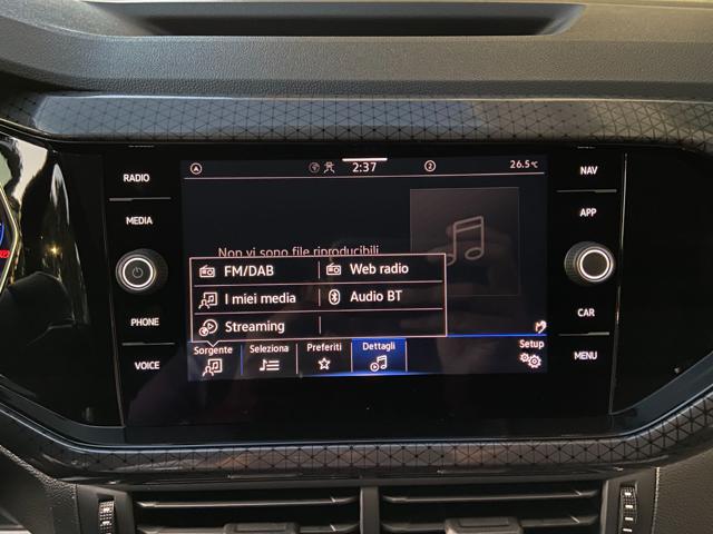 VOLKSWAGEN T-Cross usata, con USB