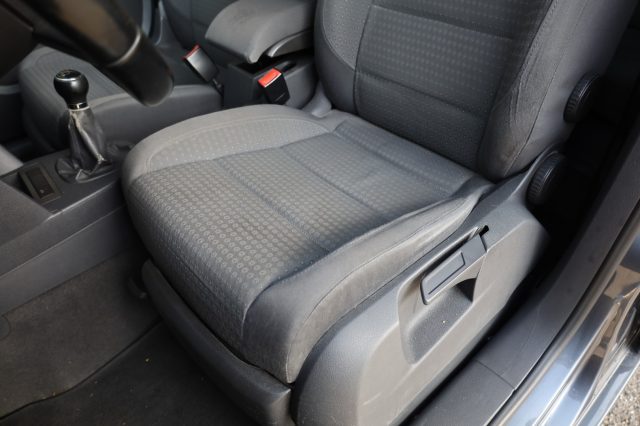 VOLKSWAGEN Touran usata, con Kit fumatori