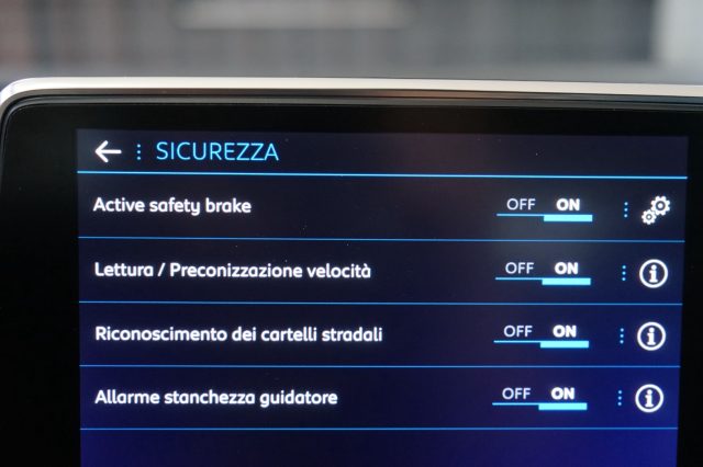 PEUGEOT 3008 usata, con Cerchi in lega