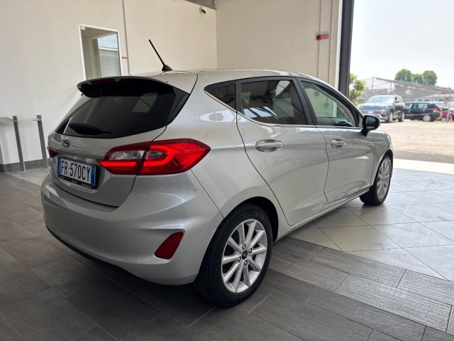 FORD Fiesta usata, con Autoradio