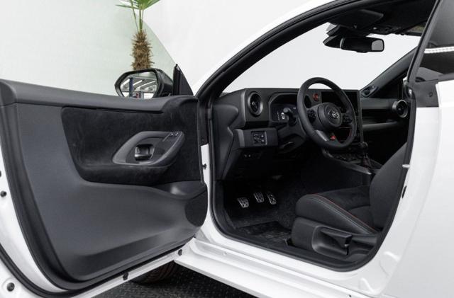 TOYOTA Yaris usata, con Autoradio