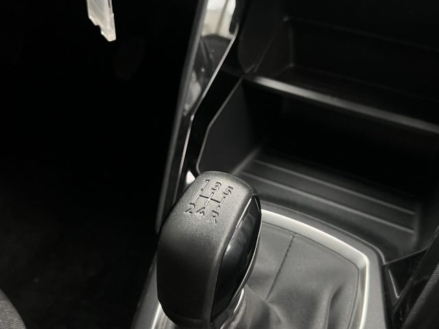 PEUGEOT 208 usata, con Touch screen