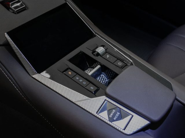 DS AUTOMOBILES DS 4 usata, con Specchietti laterali elettrici
