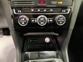 VOLKSWAGEN Golf Sportsvan usata, con Sensori di parcheggio anteriori