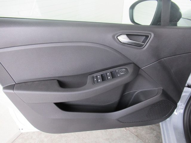 RENAULT Clio usata, con Controllo trazione