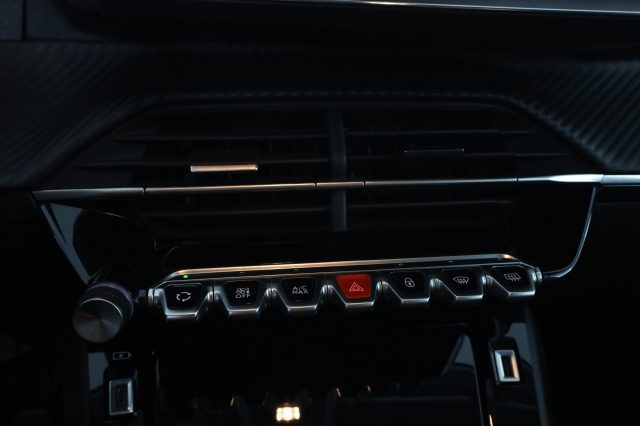PEUGEOT 208 usata 11