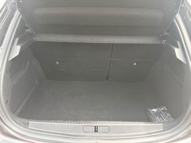 PEUGEOT 208 usata, con Sedile posteriore sdoppiato