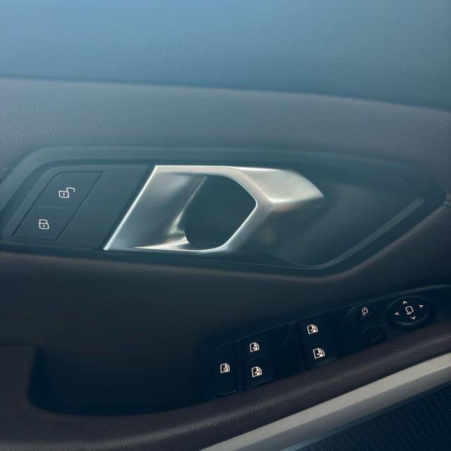 BMW 330 usata, con Controllo trazione