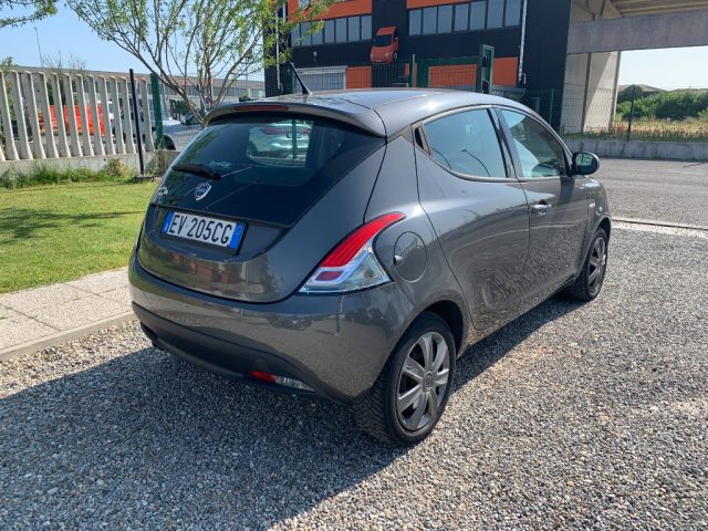 LANCIA Ypsilon usata, con Autoradio