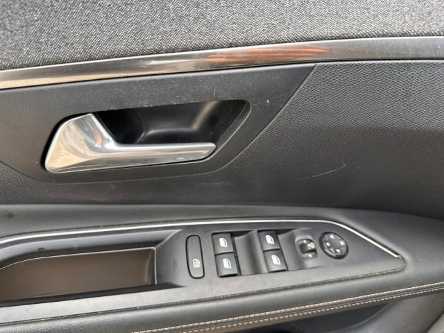 PEUGEOT 3008 usata, con Autoradio