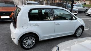 VOLKSWAGEN up! usata, con Autoradio