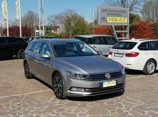 VOLKSWAGEN Passat Variant usata, con Autoradio