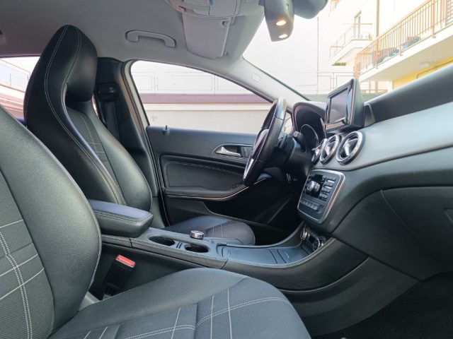 MERCEDES-BENZ GLA 200 usata, con Specchietto retrovisore con funzione antiabbagliamento