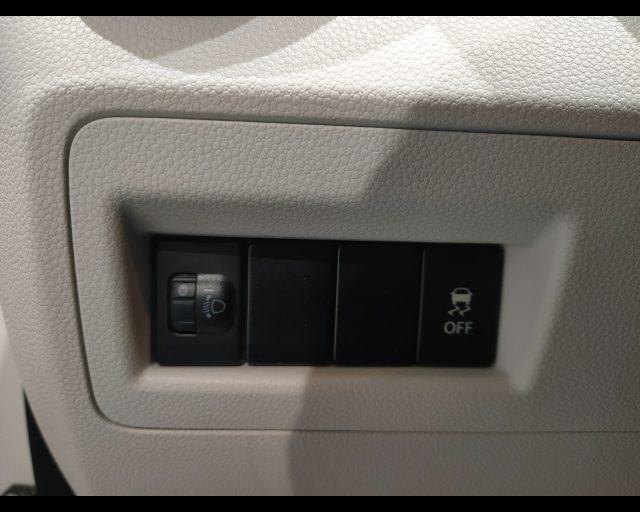 SUZUKI Ignis usata, con Sound system