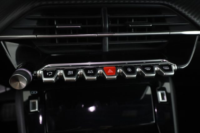 PEUGEOT 2008 usata 12